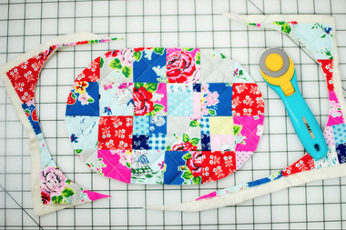 https://cdn-0.sewingwithscraps.com/ezoimgfmt/kpdccb.a2cdn1.secureserver.net/wp-content/uploads/2018/04/Patchwork-Potholder-Pockets-WIP.png?ezimgfmt=rs:380x254/rscb2/ngcb2/notWebP