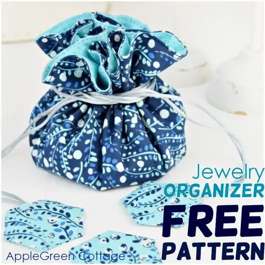 DIY Jewelry Organizer  Free Pattern - Sewing With Scraps