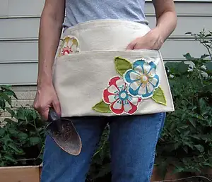 How to Sew a Garden Apron - Kippi at Home